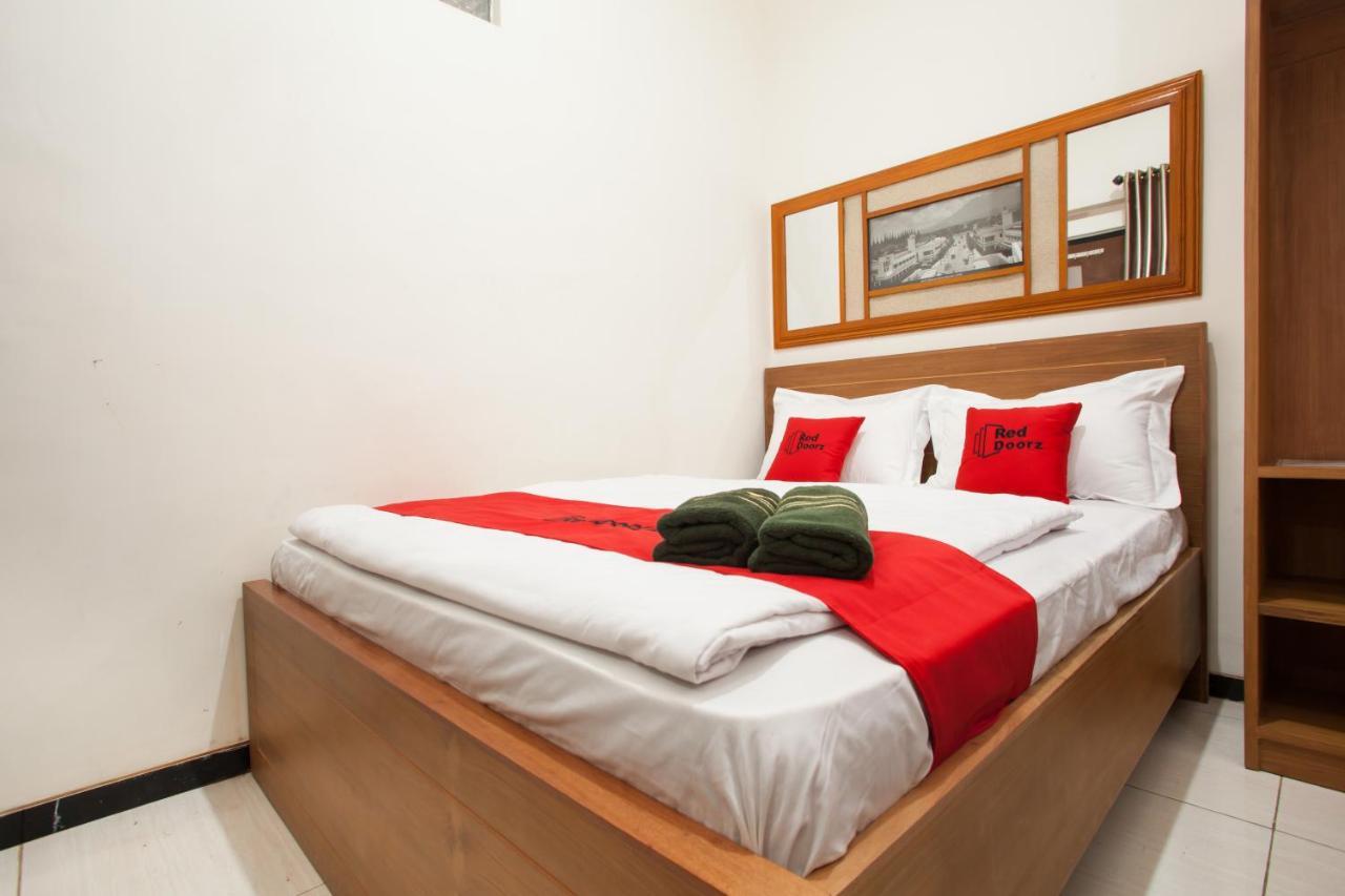 Reddoorz Syariah Near Singha Merjosari Park Μαλάνγκ Εξωτερικό φωτογραφία