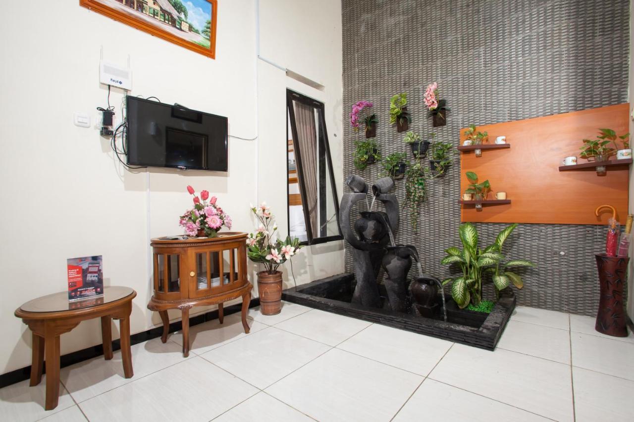 Reddoorz Syariah Near Singha Merjosari Park Μαλάνγκ Εξωτερικό φωτογραφία