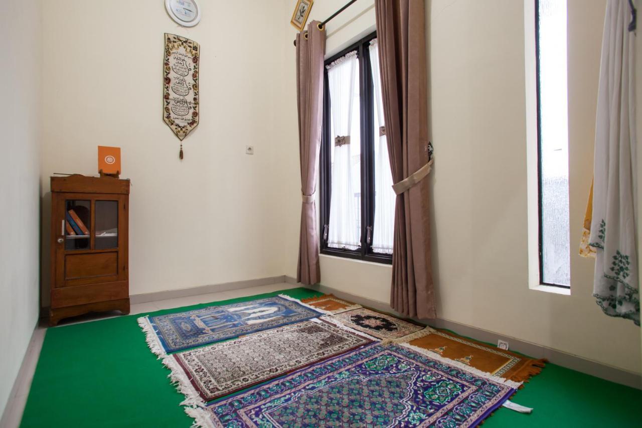 Reddoorz Syariah Near Singha Merjosari Park Μαλάνγκ Εξωτερικό φωτογραφία